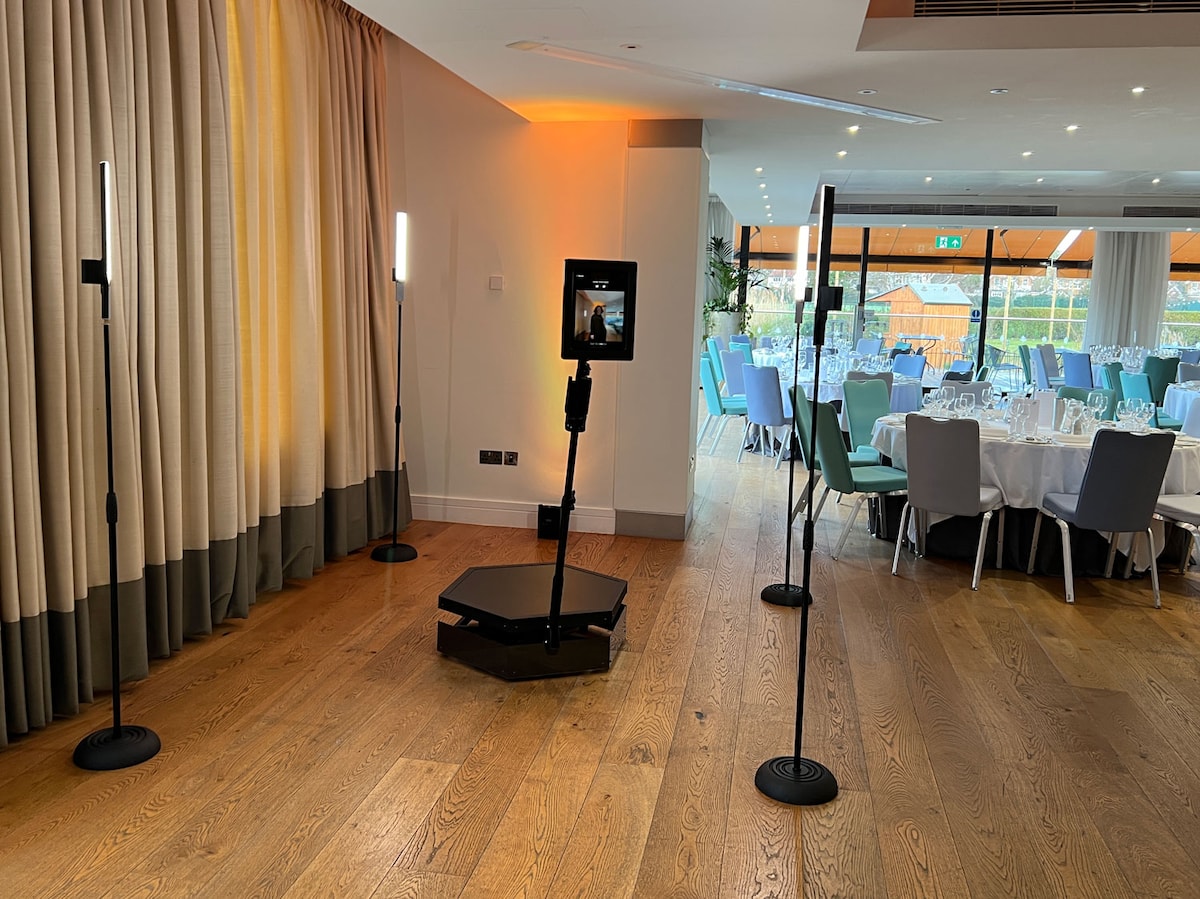360 videobooth voor 4 gasten tegelijk